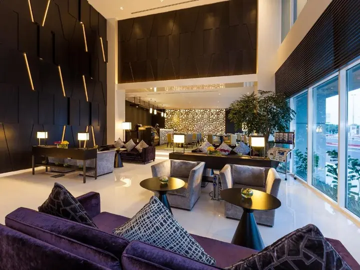 Дубай: Two Bedroom Apartment Near Baniyas Road By Luxury Bookings