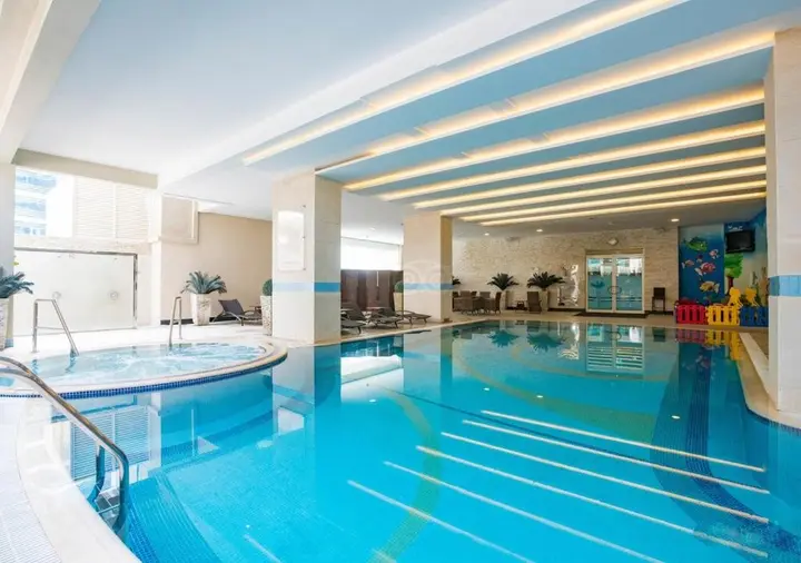 Дубай: Two Bedroom Apartment Near Baniyas Road By Luxury Bookings