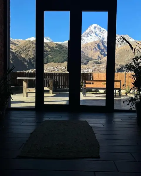 Степанцминда: Отель Capra Kazbegi