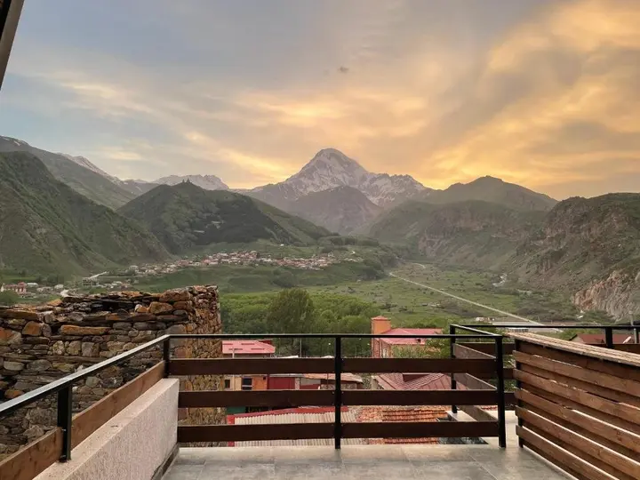 Степанцминда: Отель Capra Kazbegi