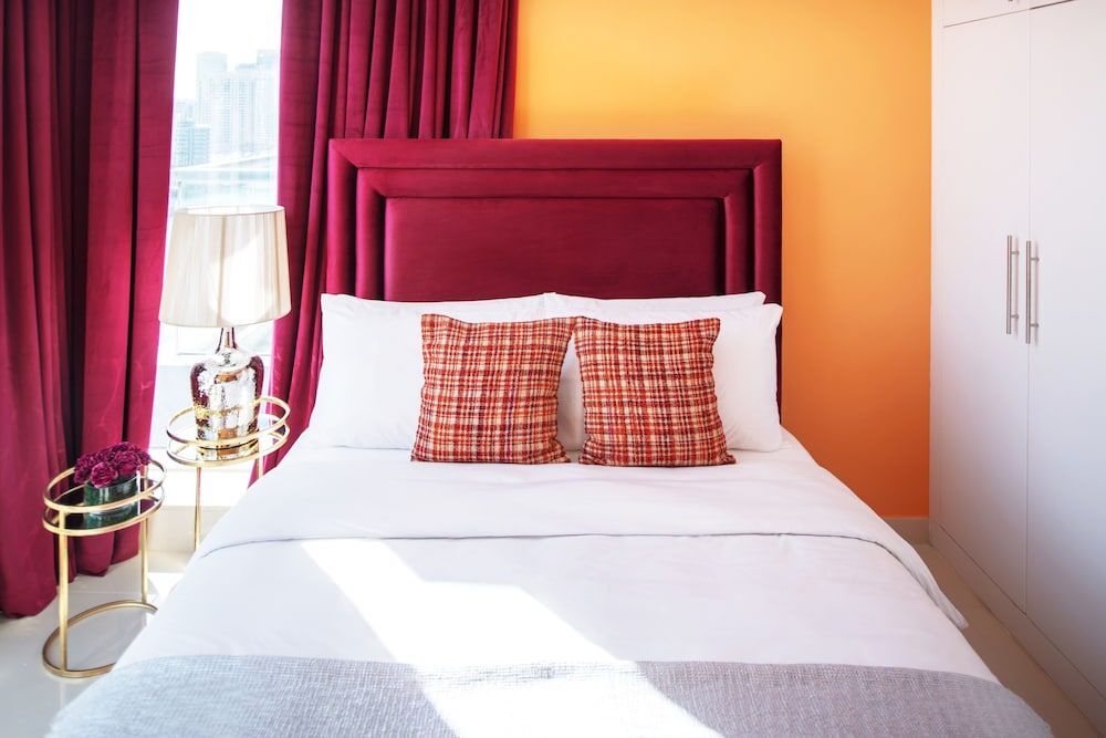 Дубай: Luxury Staycation Continental Tower
