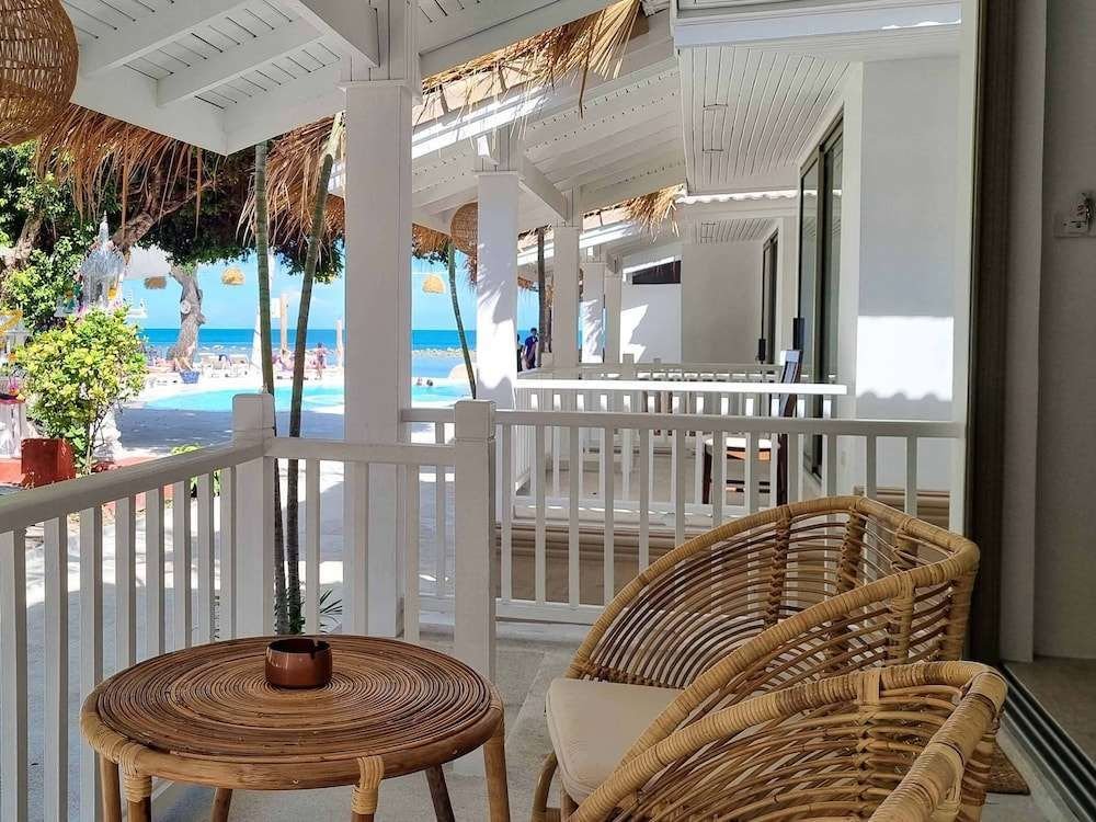 Самуи: Elephant Beach Club & Resort Samui