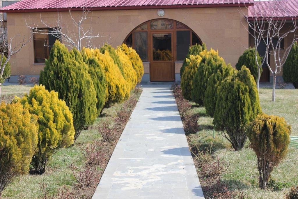 Ереван: Luxury Villa With The Best Garden & Tours