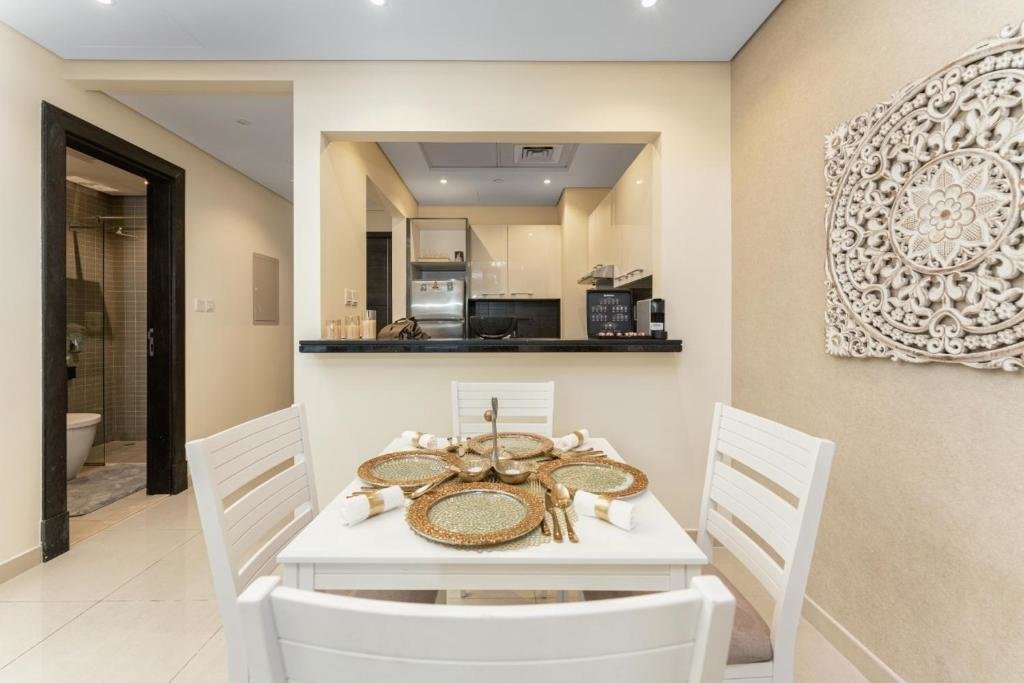 Дубай: LUX Holiday Home Dubai Marina JBR - Silverene Towers