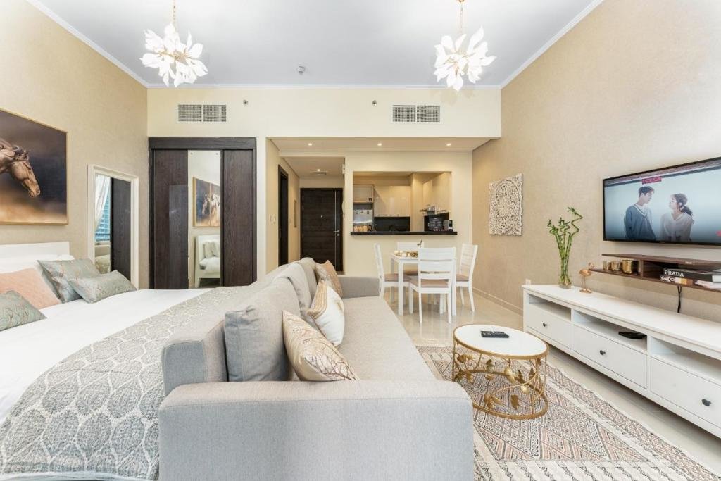 Дубай: LUX Holiday Home Dubai Marina JBR - Silverene Towers