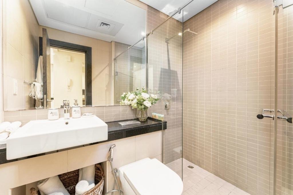 Дубай: LUX Holiday Home Dubai Marina JBR - Silverene Towers