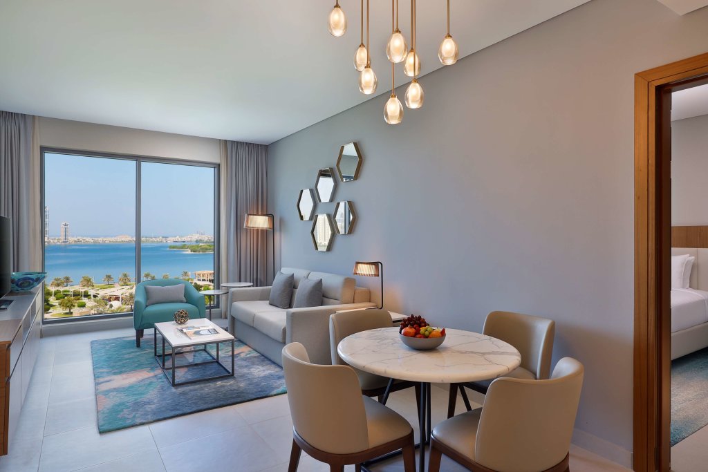 Шарджа: Doubletree By Hilton Sharjah Waterfront Hotel & Suites