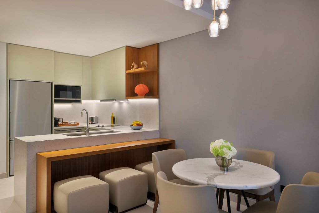 Шарджа: Doubletree By Hilton Sharjah Waterfront Hotel & Suites