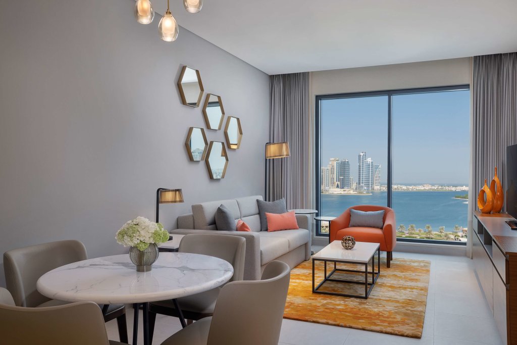 Шарджа: Doubletree By Hilton Sharjah Waterfront Hotel & Suites
