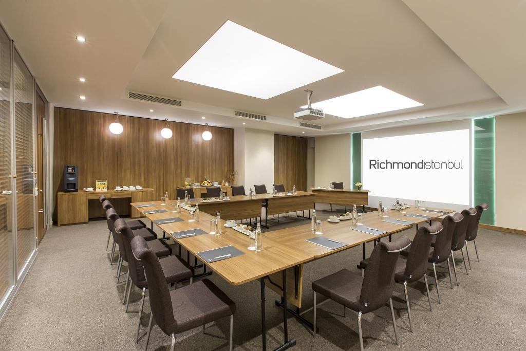 Стамбул: Richmond Istanbul