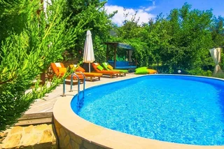 Исламлар: Villa Daphne