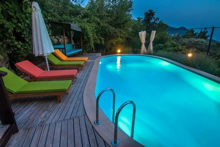 Исламлар: Villa Daphne