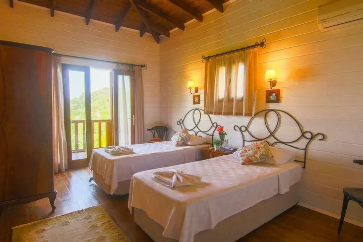 Исламлар: Villa Daphne
