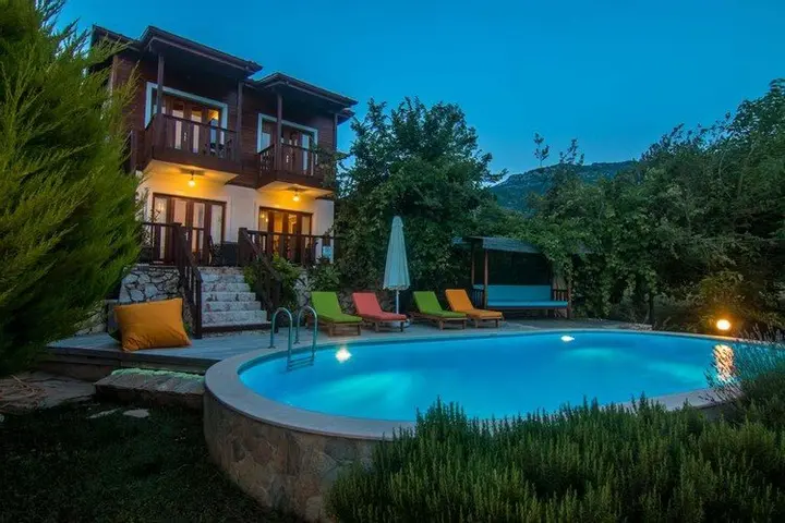 Исламлар: Villa Daphne