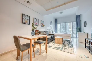 Дубай: Calm Studio at Lake View Tower JLT by Deluxe Holiday Homes