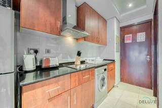 Дубай: Calm Studio at Lake View Tower JLT by Deluxe Holiday Homes