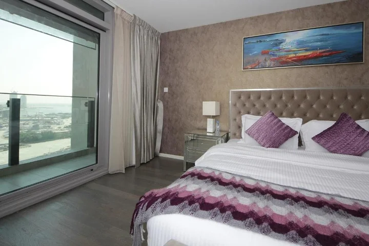 Дубай: Signature Holiday Homes - Luxury 1 Bedroom Apartment D1 Tower Waterfront View