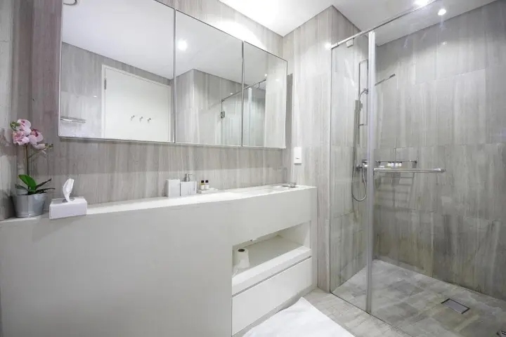 Дубай: Signature Holiday Homes - Luxury 1 Bedroom Apartment D1 Tower Waterfront View