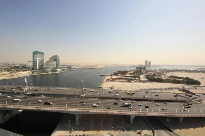 Дубай: Signature Holiday Homes - Luxury 1 Bedroom Apartment D1 Tower Waterfront View