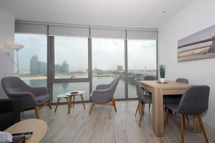 Дубай: Signature Holiday Homes - Luxury 1 Bedroom Apartment D1 Tower Waterfront View