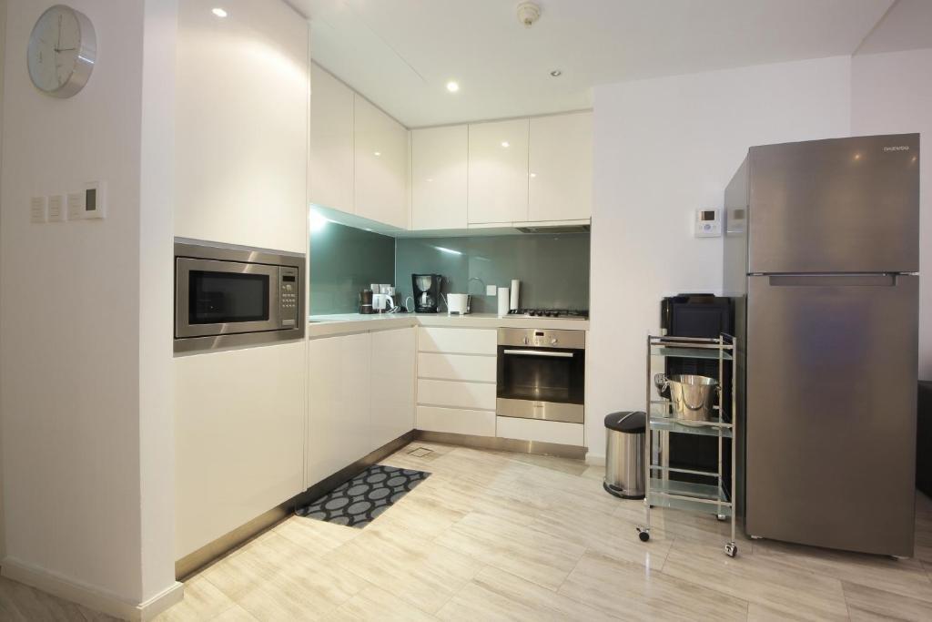 Дубай: Signature Holiday Homes - Luxury 1 Bedroom Apartment D1 Tower Waterfront View