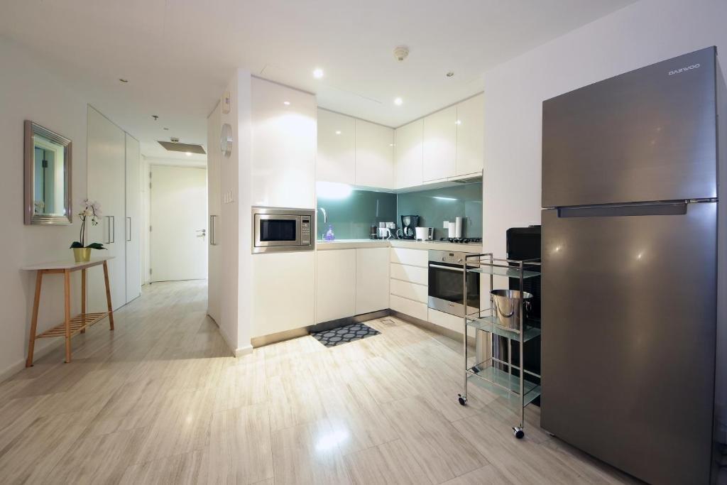 Дубай: Signature Holiday Homes - Luxury 1 Bedroom Apartment D1 Tower Waterfront View