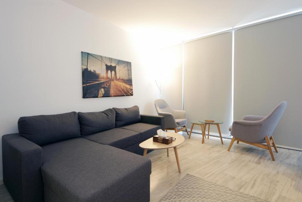 Дубай: Signature Holiday Homes - Luxury 1 Bedroom Apartment D1 Tower Waterfront View