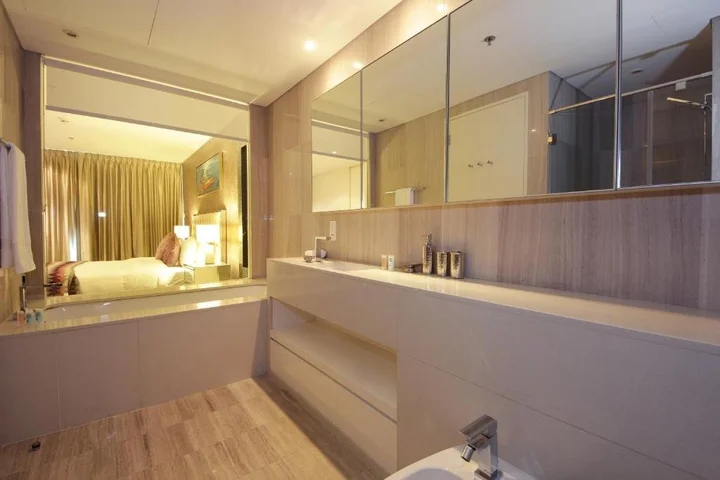 Дубай: Signature Holiday Homes - Luxury 1 Bedroom Apartment D1 Tower Waterfront View