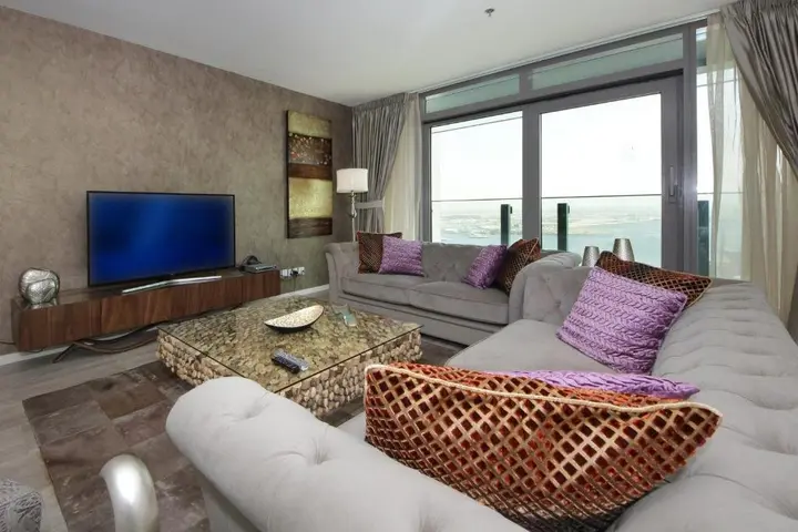 Дубай: Signature Holiday Homes - Luxury 1 Bedroom Apartment D1 Tower Waterfront View