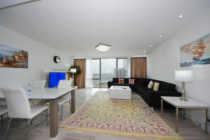 Дубай: Апартаменты Signature Holiday Homes - Luxury 3 Bedroom Apartment D1 Tower Waterfront View