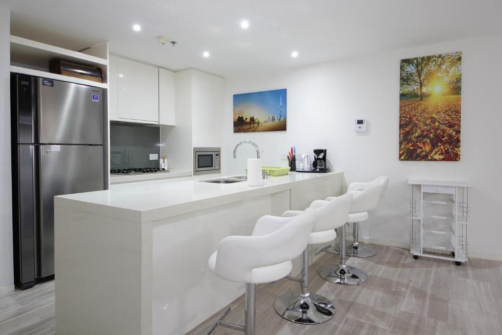 Дубай: Апартаменты Signature Holiday Homes - Luxury 3 Bedroom Apartment D1 Tower Waterfront View