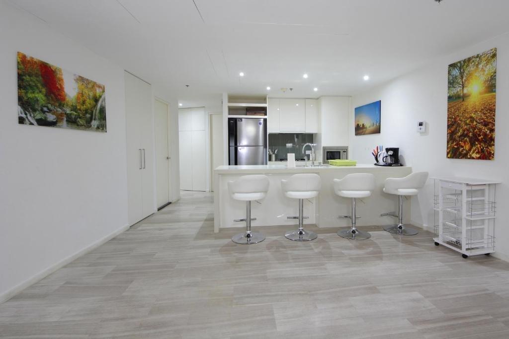 Дубай: Апартаменты Signature Holiday Homes - Luxury 3 Bedroom Apartment D1 Tower Waterfront View
