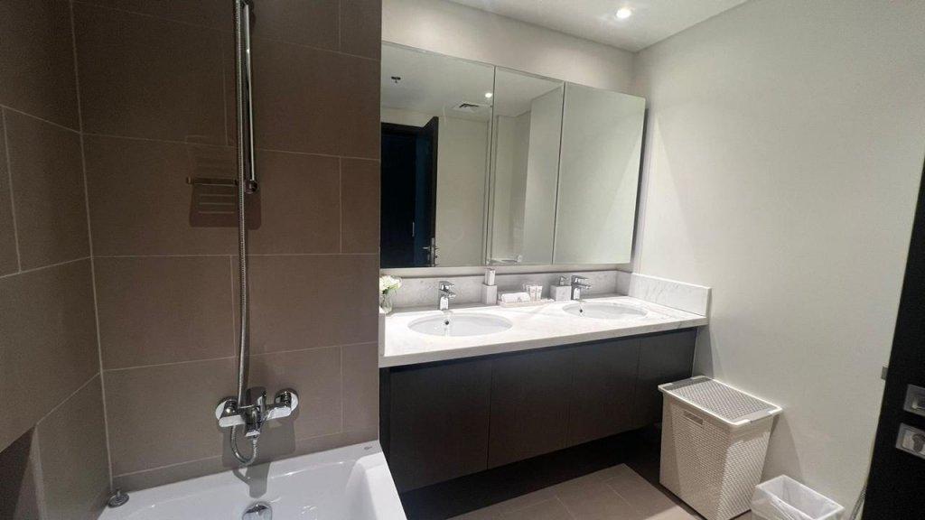 Дубай: Apartments Wonderful 2BR With Balcony Dubai creek Harbour