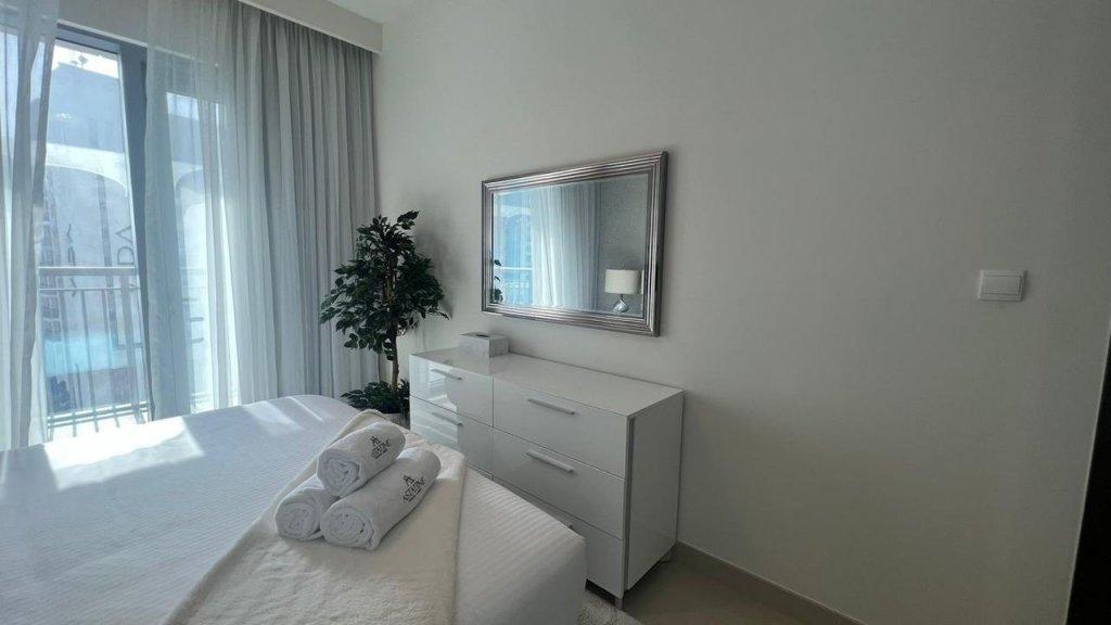 Дубай: Apartments Wonderful 2BR With Balcony Dubai creek Harbour