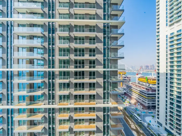 Дубай: Apartments Exceptional 2BR in Beach Vista Palm Jumeirah