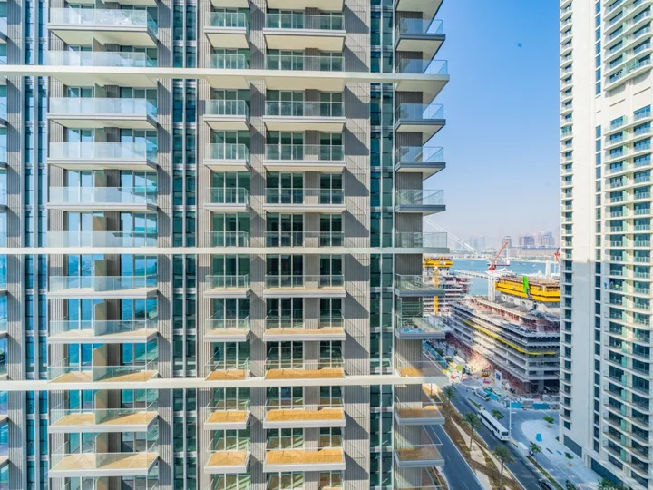 Дубай: Apartments Exceptional 2BR in Beach Vista Palm Jumeirah
