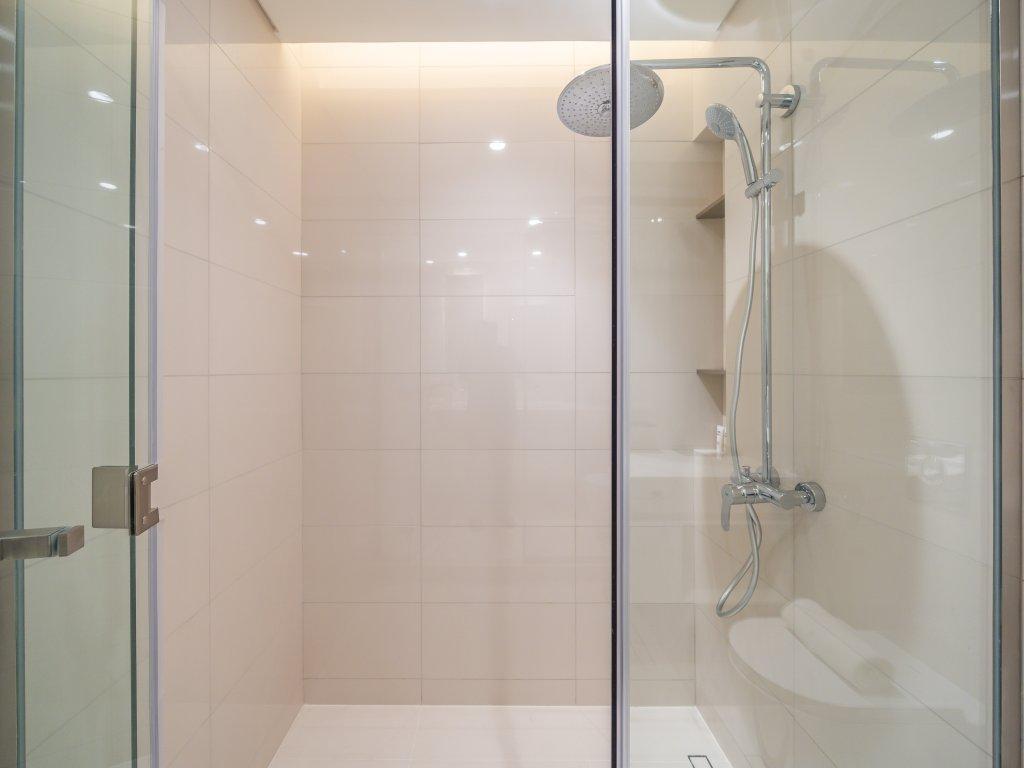 Дубай: Apartments Exceptional 2BR in Beach Vista Palm Jumeirah