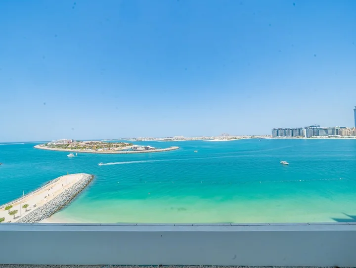Дубай: Apartments Exceptional 2BR in Beach Vista Palm Jumeirah