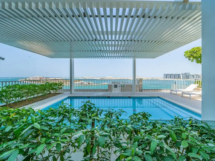 Дубай: Apartments Exceptional 2BR in Beach Vista Palm Jumeirah