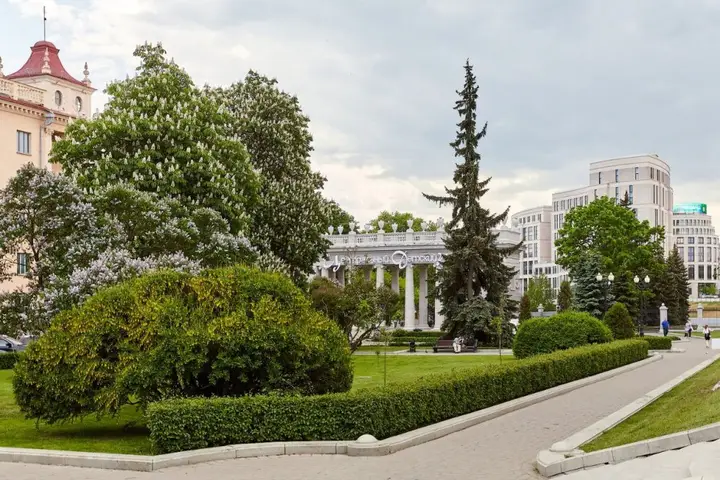 Апартаменты на проспекте Независимости 36 парк М. Горького — фото 2