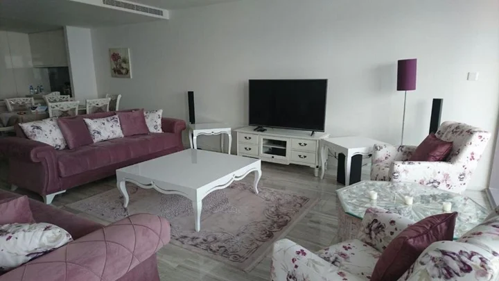 Дубай: One Bedroom Apartment - D1 tower