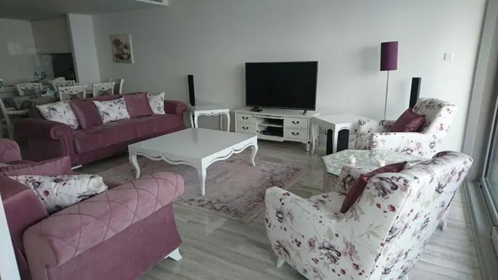 Дубай: One Bedroom Apartment - D1 tower