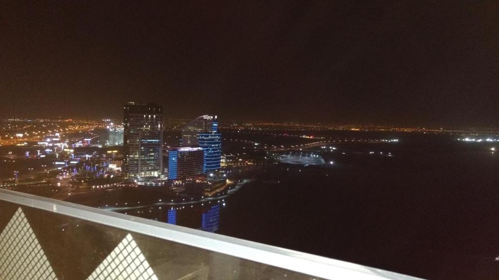 Дубай: One Bedroom Apartment - D1 tower