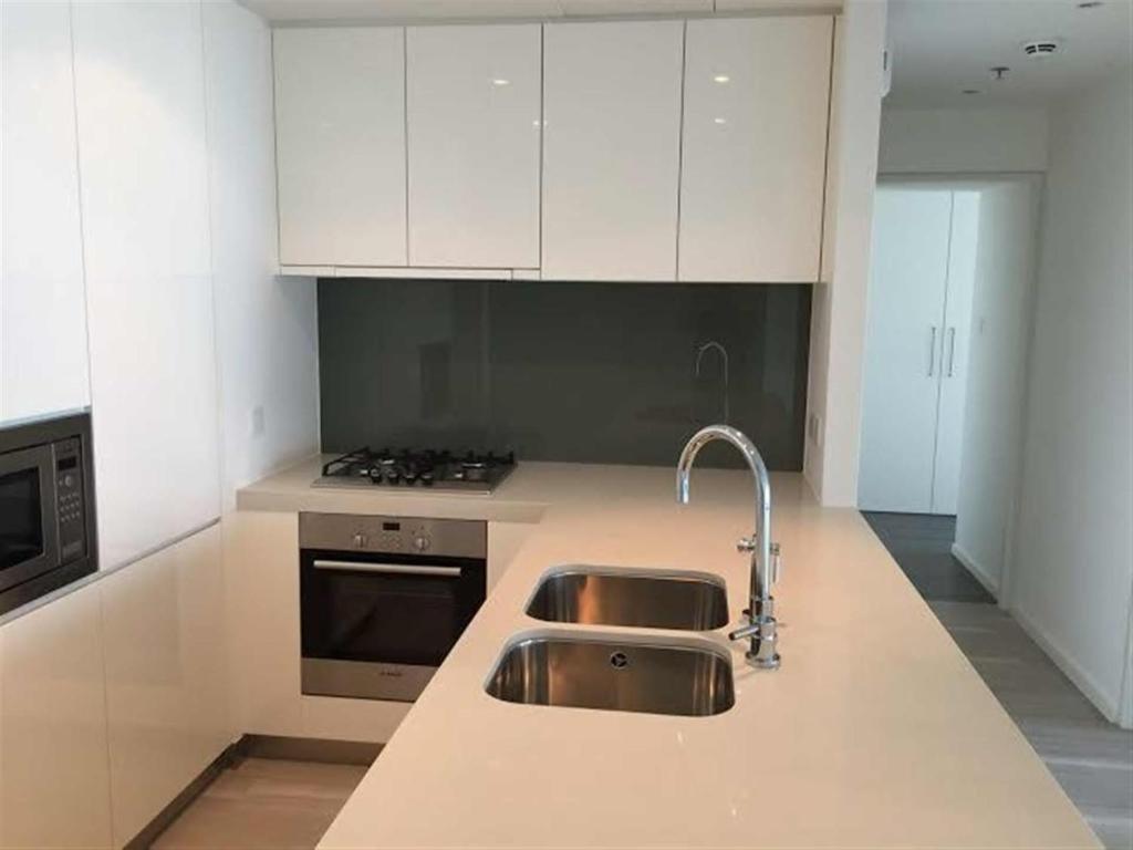 Дубай: One Bedroom Apartment - D1 tower