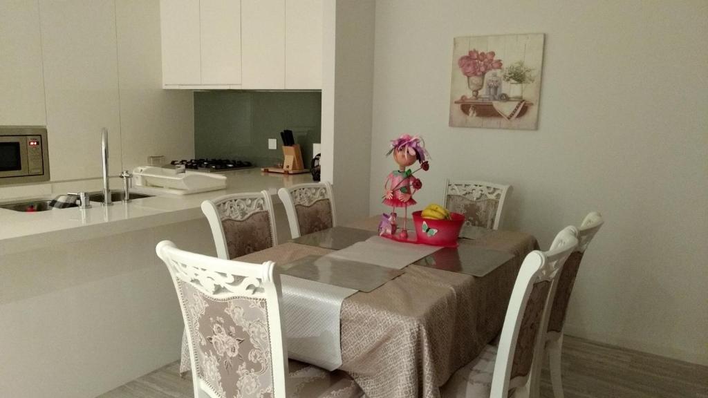 Дубай: One Bedroom Apartment - D1 tower