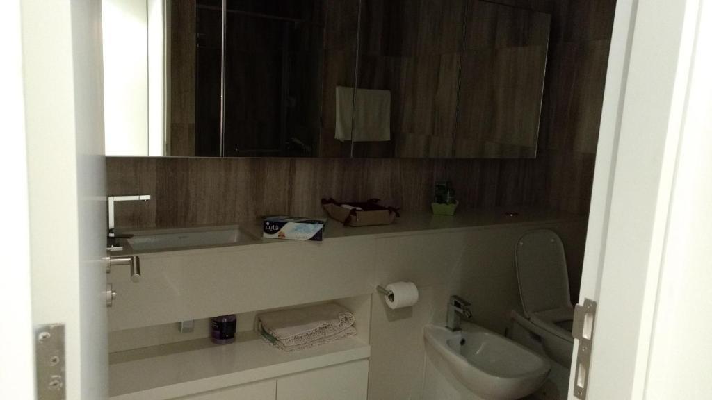 Дубай: One Bedroom Apartment - D1 tower
