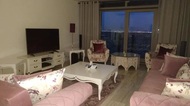 Дубай: One Bedroom Apartment - D1 tower