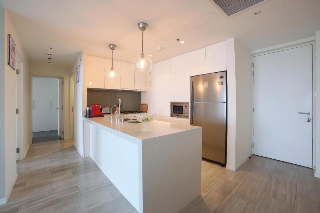 Дубай: D1 Tower - 2BR Apartment - Allsopp&Allsopp