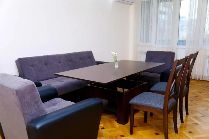 Ереван: Sunny apartment on Sayat-Nova Avenue & Tours
