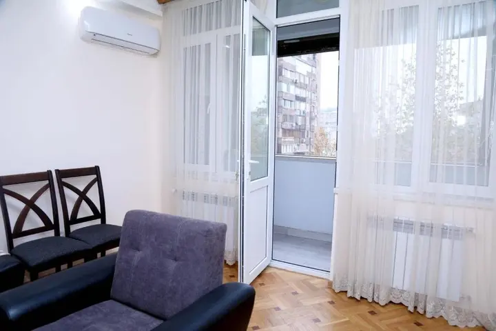 Ереван: Sunny apartment on Sayat-Nova Avenue & Tours